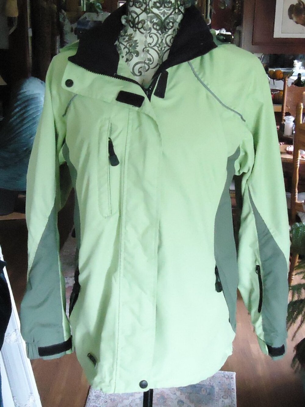 pale green Viking Creekside Ladies M rain jacket